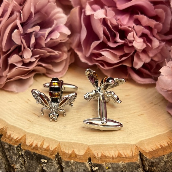 Crystal Amber and Black Bumblebee Wasp Cufflinks - Picture 10 of 16